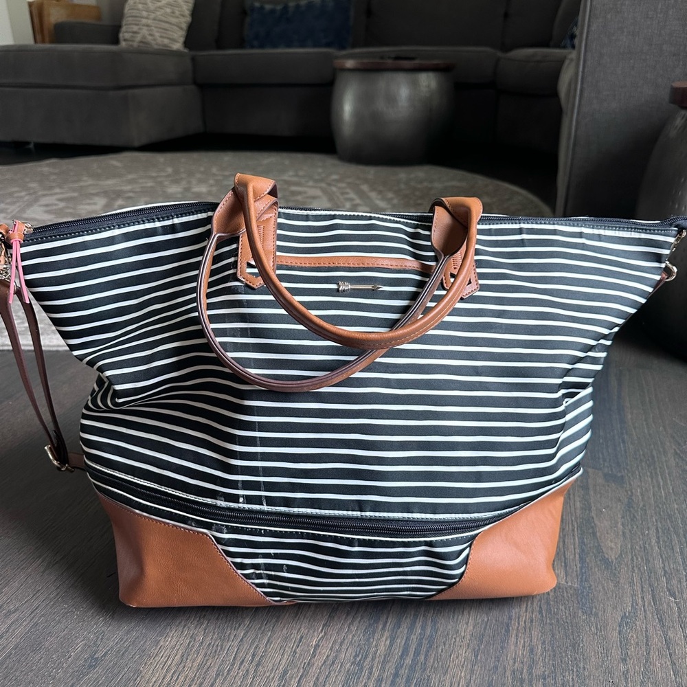 Scout Black and White Tote Bag with Classic Design